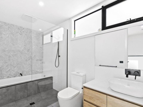 POINT BREAK NEW LISTING 2019 - Accommodation Melbourne 6