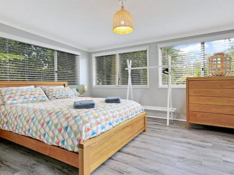 Gone Fishing! Air Conditioned Crisp & Clean - Accommodation Melbourne 4