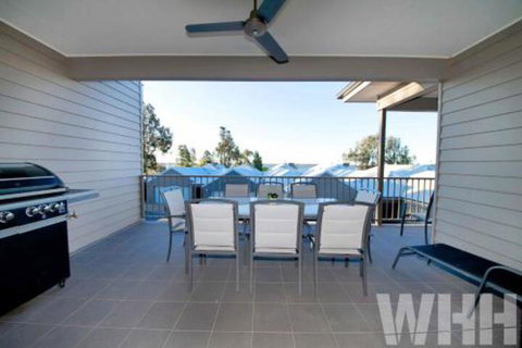 Adelphi Views On Luton Woodlands - Accommodation Melbourne 6