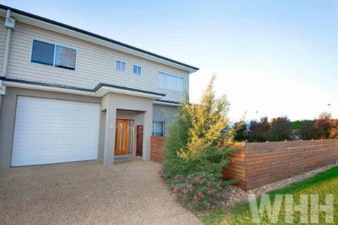 Adelphi Views On Luton Woodlands - Accommodation Melbourne 0