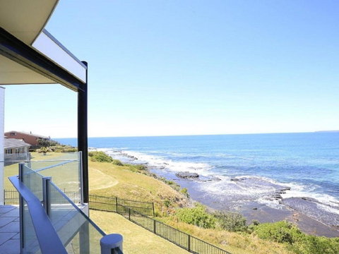 Albatross Whale Watch From The House - Accommodation Melbourne 3
