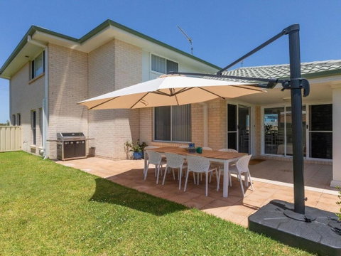 Azure Waters Perfectly Positioned With Ocean Views - Accommodation Melbourne 1