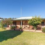 Cudgee Quaint Cottage With Separate Cabin - Accommodation Melbourne 0