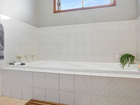 Cleveland Place Walk To Beach & Shops - Accommodation Melbourne 2