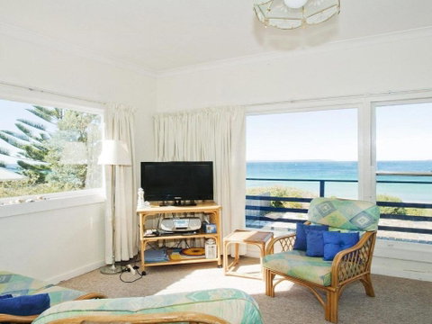 Eden On The Beach Beachside Getaway - Accommodation Melbourne 3