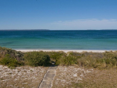 Eden On The Beach Beachside Getaway - Accommodation Melbourne 1