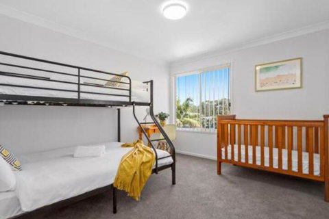 Hello Sunshine 50m To Beach Access - Accommodation Melbourne 4