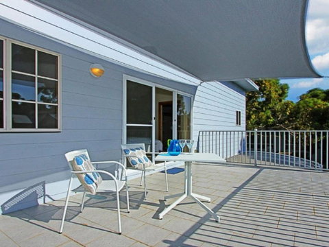 Sandlewood Breeze Spacious Entertainer - Accommodation Melbourne 1