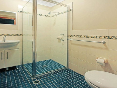 Sandlewood Breeze Spacious Entertainer - Accommodation Melbourne 3