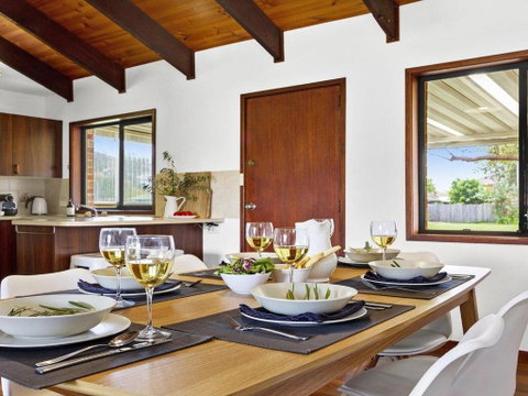 Sea Bird Close To Beach Shops & Cafes - Accommodation Melbourne 3