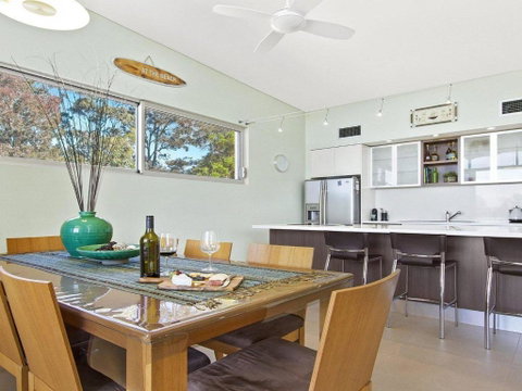 Serene Spacious Air Conditioned Accommodation - Accommodation Melbourne 4