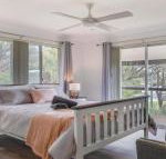 Sounds by the Sea open plan living metres to beach - Accommodation Melbourne