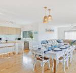 Sienna by the Sea spacious coastal getaway - Accommodation Melbourne
