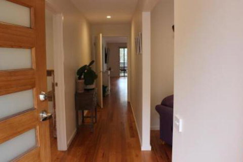 Kanburra House - Accommodation Melbourne 6