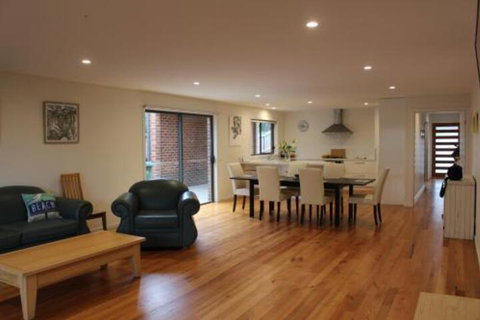 Kanburra House - Accommodation Melbourne 3