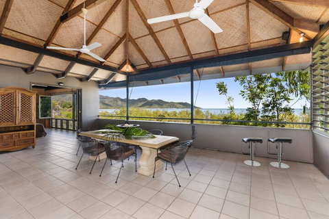 Absolute Beachfront - Accommodation Melbourne 5