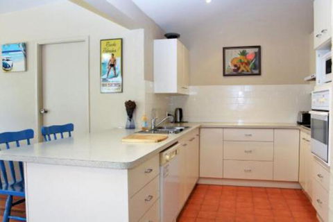BEACHSIDE VILLA 2 - Accommodation Melbourne 2