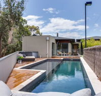 Kalina Retreat tennis  pool - Accommodation Melbourne