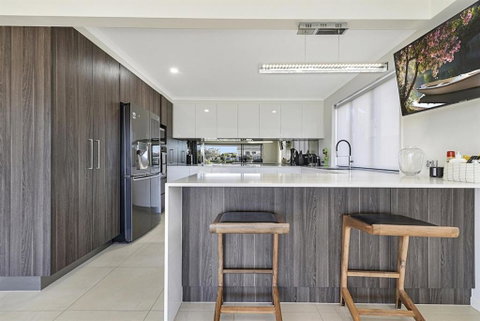 CANAL HOME NEAR MOOLOOLABA Kooringal - Accommodation Melbourne 5