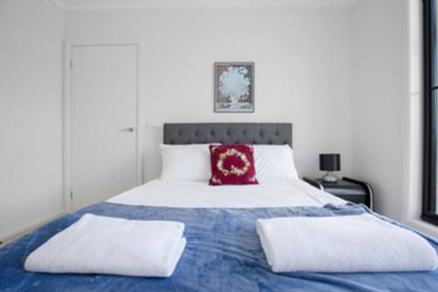 Captivating Large 4br@narre Warren - Accommodation Melbourne 0