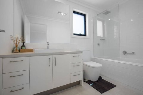 Captivating Large 4br@narre Warren - Accommodation Melbourne 7