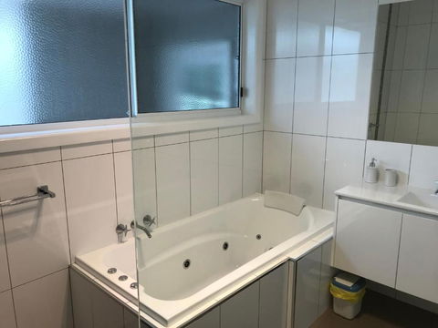 BEACHPOINT COTTAGE - Accommodation Melbourne 1