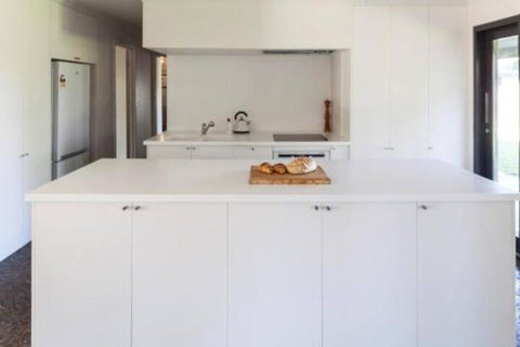East Wing - Accommodation Melbourne 4