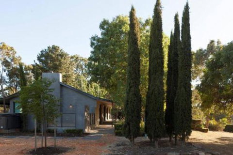 East Wing - Accommodation Melbourne 0