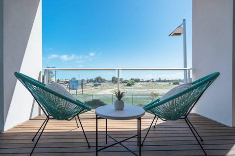 The Cove At New Port Pool Spa Sauna Gym & More - Accommodation Melbourne 5