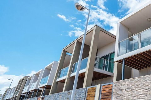 The Cove At New Port Pool Spa Sauna Gym & More - Accommodation Melbourne 7