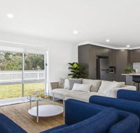 Heartland  Burrows 450m to beach - Accommodation Melbourne