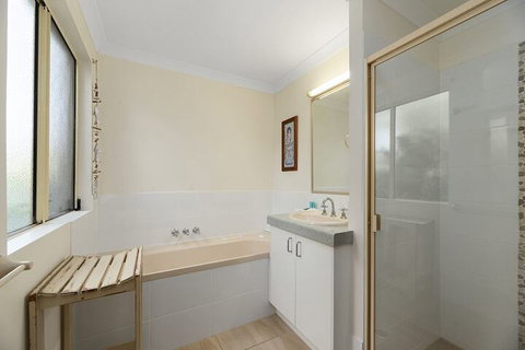 Fabulous Pet Friendly Family Home - 3 Carribean Court - Accommodation Melbourne 2