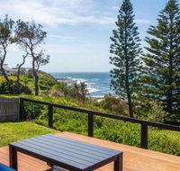 Seaview Pet Friendly with Stunning Views 1 Min to Beach - Accommodation Melbourne