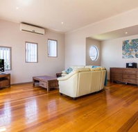 Beach House on Katherine Circuit - Accommodation Melbourne