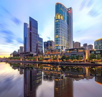 Modern  Trendy 2 Bedroom Apartment in Lovely Southbank - Accommodation Melbourne