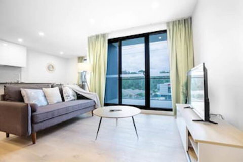 Trendy 2 Bedroom In Ringwood/Eastland With Parking - Accommodation Melbourne 0
