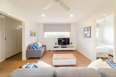 Peaceful 3 Bedroom Apartment In Ascot - Accommodation Melbourne 3