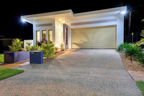 Luxury Darwin City Lights Jacuzzi Central Location Large House New Furnishings - Accommodation Melbourne 0