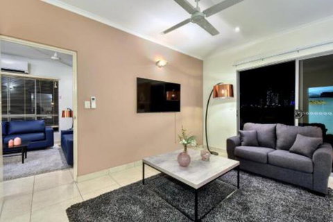 Luxury Darwin City Lights Jacuzzi Central Location Large House New Furnishings - Accommodation Melbourne 1