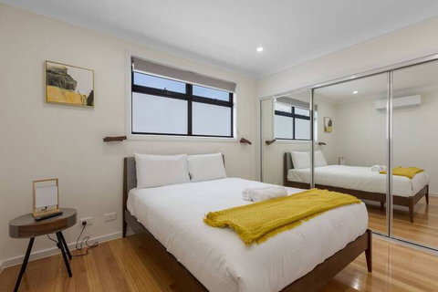 Impressive & Spacious New Townhouse@preston - Accommodation Melbourne 4