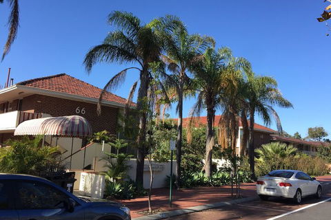 B6 Cafes & Restaurants Close To UWA - Accommodation Melbourne 5