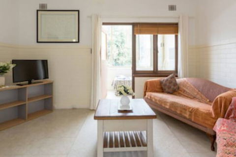 B6 Cafes & Restaurants Close To UWA - Accommodation Melbourne 0