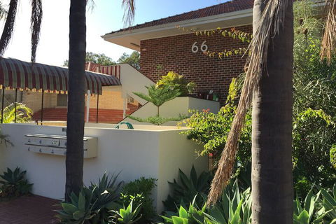 B6 Cafes & Restaurants Close To UWA - Accommodation Melbourne 4