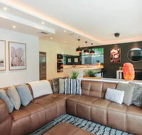 Spacious 2 Bedroom Apartment in Ascot With Large Private Garden - Accommodation Melbourne