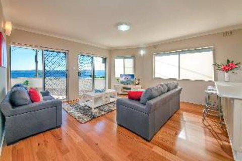 3 Bedroom Apartment Bayview Towers Unit 1 - Accommodation Melbourne 1