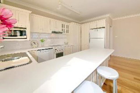 3 Bedroom Apartment Bayview Towers Unit 1 - Accommodation Melbourne 2
