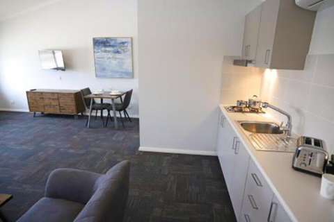 Eastend Studio Apartments - Accommodation Melbourne 7