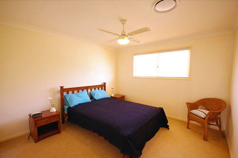 Blue Water At Mannering Park - Accommodation Melbourne 6