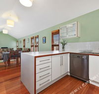 Family Friendly Weatherboard Cottage - Accommodation Melbourne