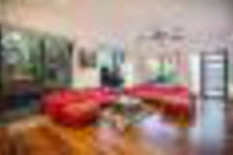 Luxurious Family Seaside Escape Linen & Free WiFi - Accommodation Melbourne 3